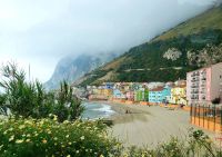 Kleines Dorf auf Gibraltar. Rundreise Andalusien - der Zauber Spaniens