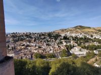 Albaicín (links, Mitte) und Sacromonte (rechts)