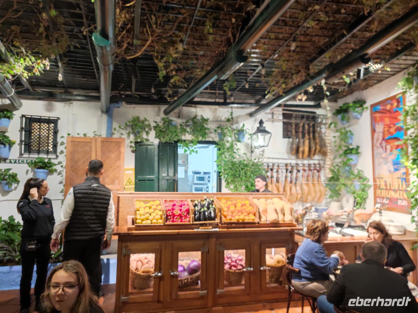 004-Malaga El Pimpi &ndash; &copy;  (Eberhardt TRAVEL)