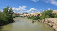 Die Puente Romano (römische Brücke) zur Altstadt in Cordoba &ndash; &copy; Katrin Jähne (Eberhardt TRAVEL)