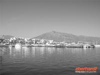 Hafen von Marbella in anderer Farbe