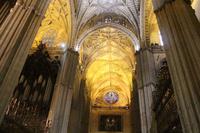 Innenansicht der Catedral de Santa Maria de la Sede in Sevilla