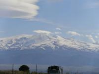 Blick in die schneebedeckte Sierra Nevada