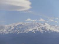 Blick in die schneebedeckte Sierra Nevada