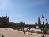 auf dem Plaza de Espana in Sevilla