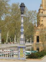 Straßenlaterne mit Kacheln verziert am 