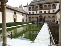 einer der stilvollen Innenhöfe der Alhambra