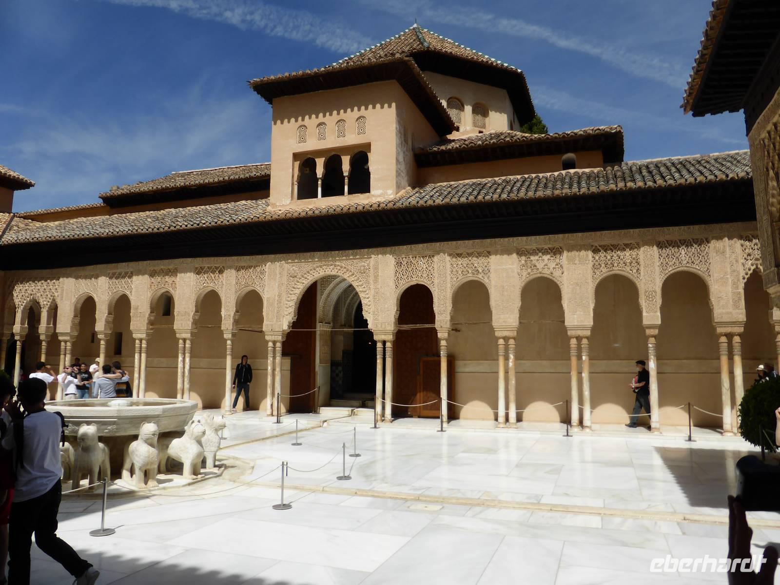 Alhambra-Nasridenpaläste-Löwenhof