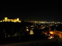 Alhambra und Granada bei Nacht