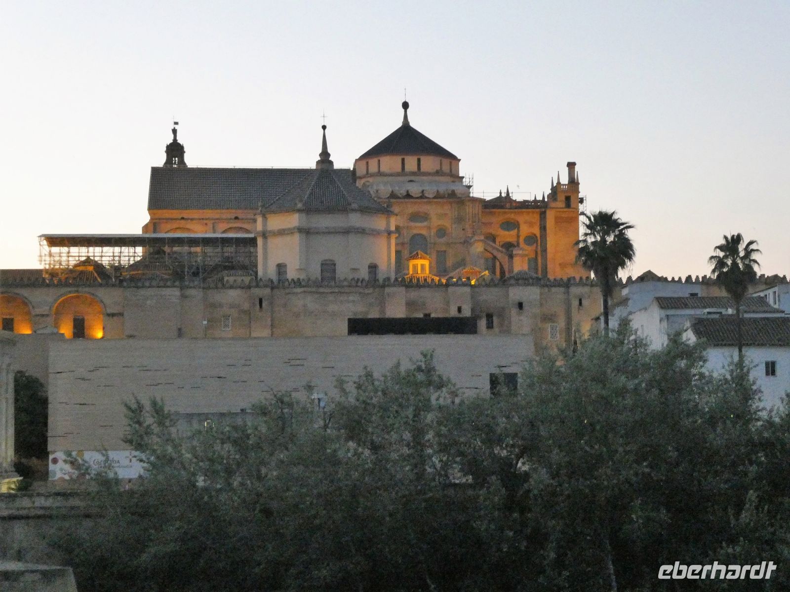 Blick auf die Mezquita am Abend ohne Regen