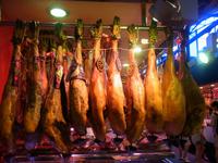 Schinken im Mercat de la Boqueria (Mercat de Sant Josep)