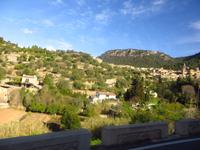 auf dem Weg nach Valldemossa entlang Serpentinen