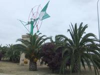 Typisch für die Insel sind die Windräder