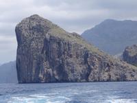 Bootsfahrt entlang der bizarren Felsenküste nach Port de Soller