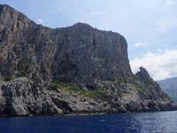 Bootsfahrt entlang der bizarren Felsenküste nach Port de Soller