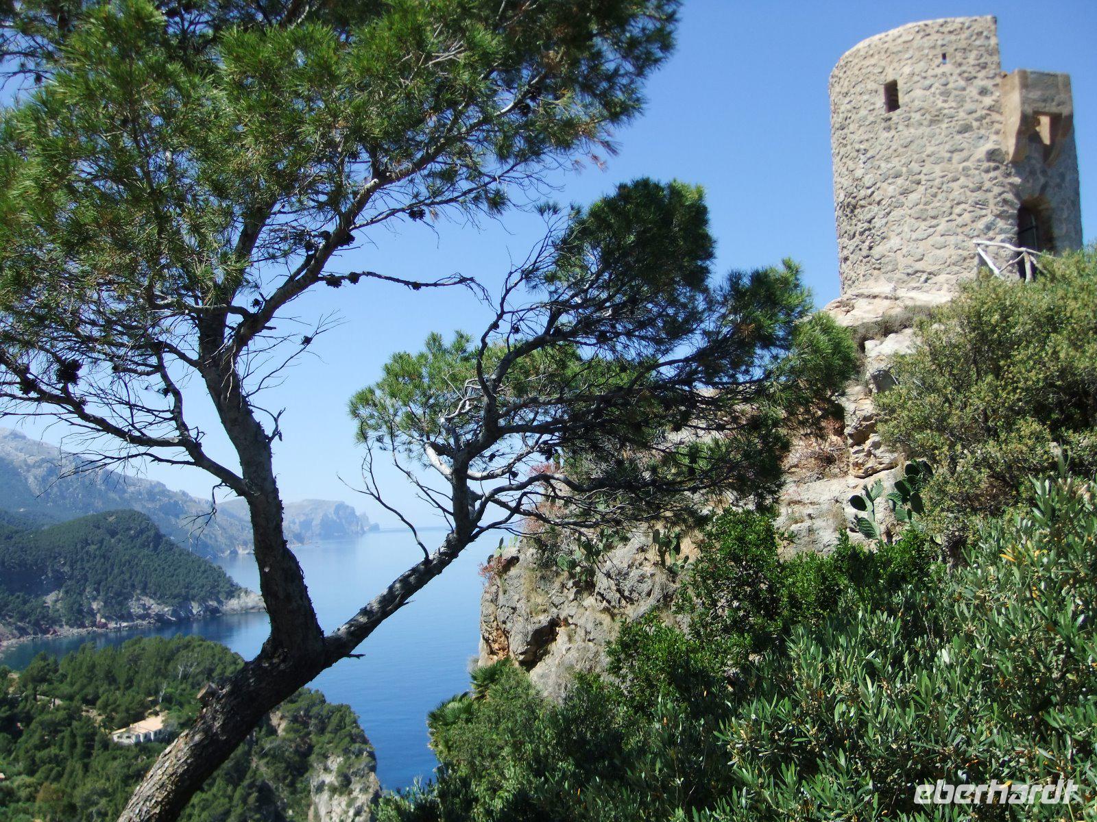 Einer der Wachtürme an der Küste