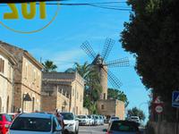 Überall auf der Straße die Getreidemühlen