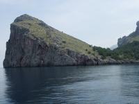 Bootsfahrt entlang der Steilküste