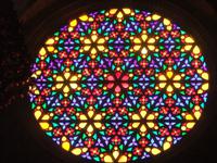 Die beeindruckende Fensterrose der Kathedrale