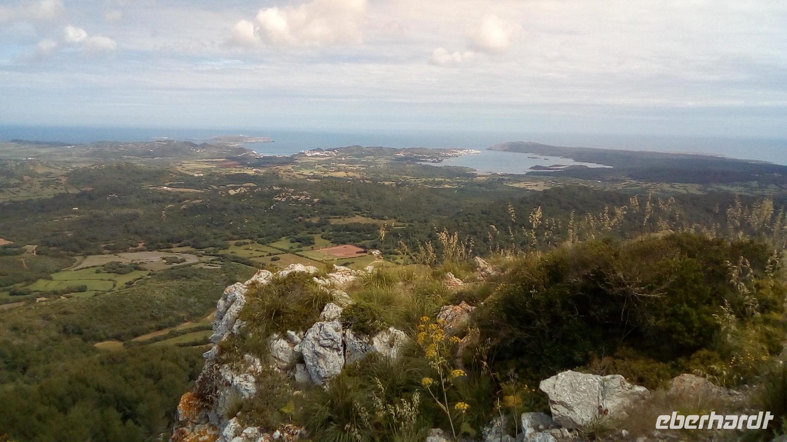 Blick von der höchsten Erhebung Menorcas, dem Stierberg Monte Toro (358 m ü. M.)