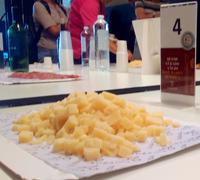 Verkostung von Mahón-Käse, mmmhmhmhm