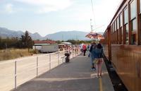 Unsere Magdalena mit buntem Schirmchen :)