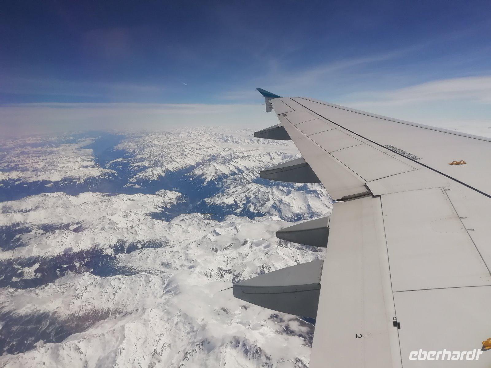 Flug über die Alpen