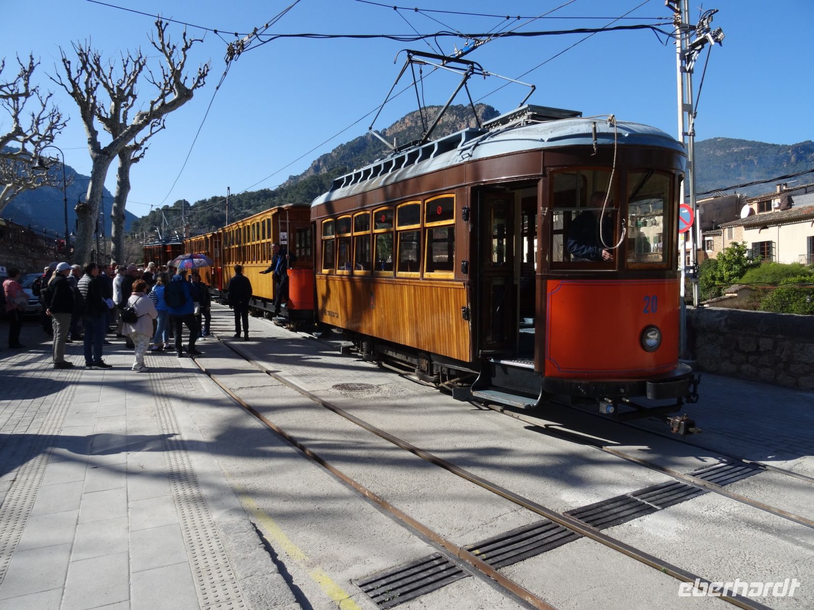 Weiterfahrt mit der historischen Eisenbahn von Soller nach Port Soller