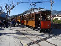 Weiterfahrt mit der historischen Eisenbahn von Soller nach Port Soller