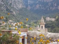 DSCN8817.JPG   Blick zur Stadtkirche in Valldemossa