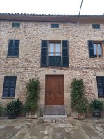 Alcudia - schöne Steinhäuser - Mallorca