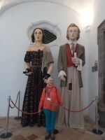 Figuren (Gigantes) die bei den Fiestas Umzügen getragen werden - so groß sind die