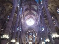 Das Hauptschiff der Kathedrale von Palma de Mallorca