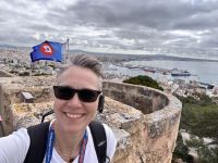 Sabine, Eberhardt Travel Reisebegleitung auf der Burg von Bellver