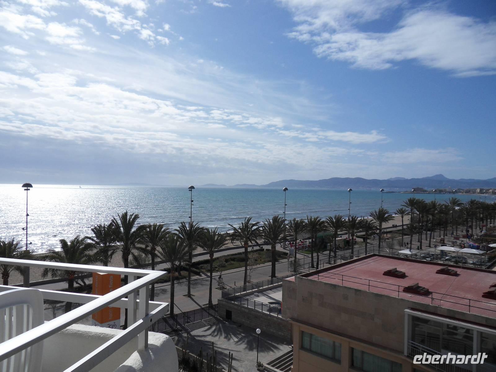 Blick vom Balkon auf die Bucht von Palma