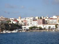 Hafenrundfahrt in Mahon - Blick auf Es Castell