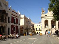Mahon - Blick zum Rathaus