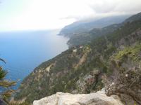 Felsen bis ins Meer hinein auf Mallorca