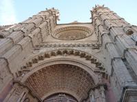 Kathedrale der Heiligen Maria- Eingangsportal