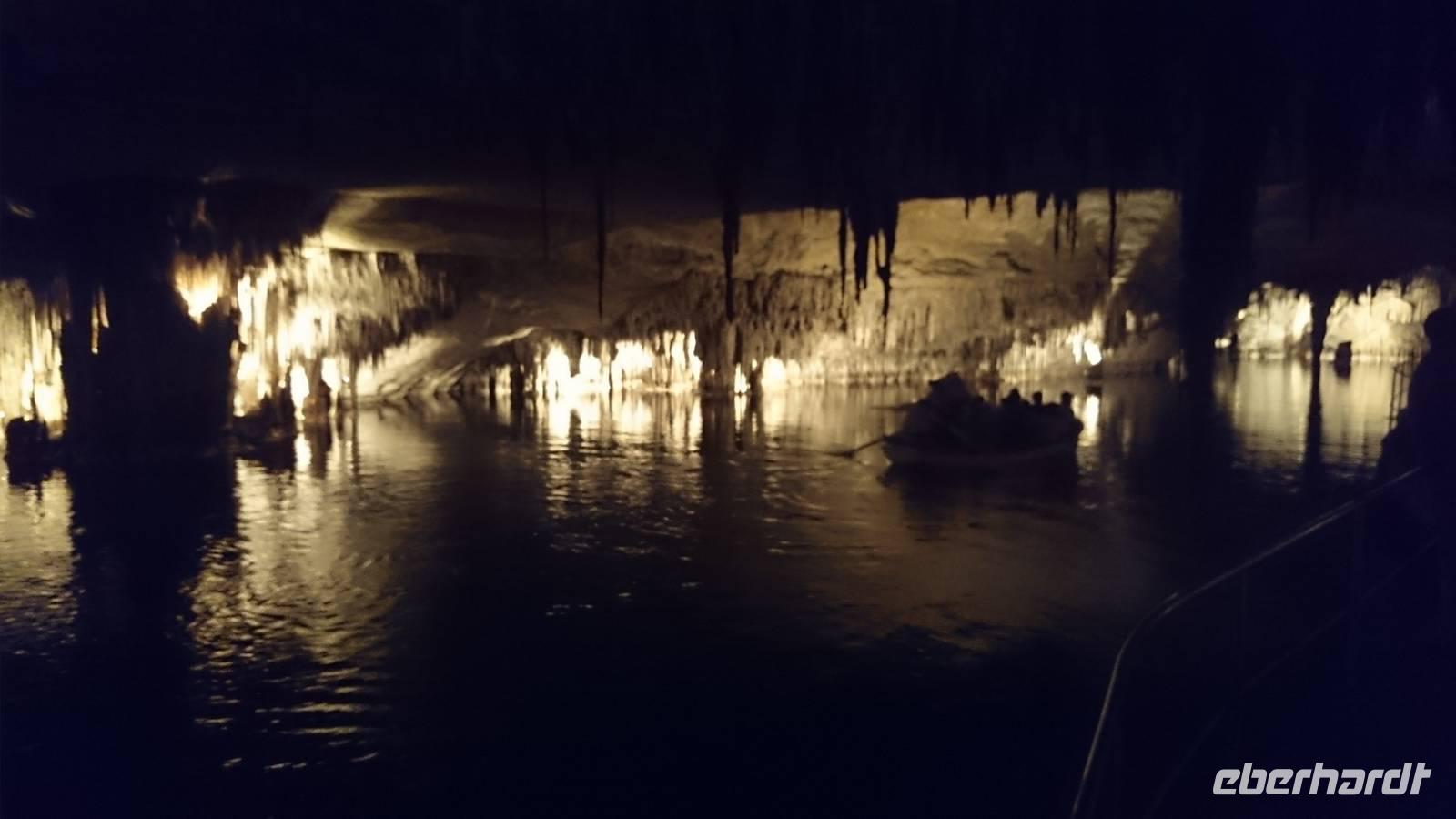Licht und Felsformen in der Drachenhöhle
