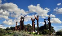 Moderne Kunst am Kreisel Inszeniert - Mallorca