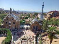 bekanntester Blick im Park Güell mit zwei 