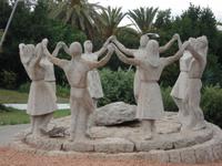 Kataloniens Volkstanz Sardana (Plastik auf dem Montjuic)