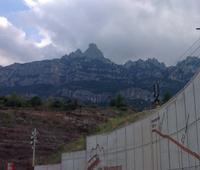 601Erster Blick auf das Bergmasiv von Montserrat