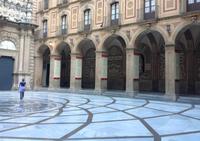 612Vorhof der Basilika