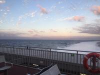 Sonnenuntergang von der Fähre in Richtung La Palma - letzter Blick auf den Teide 