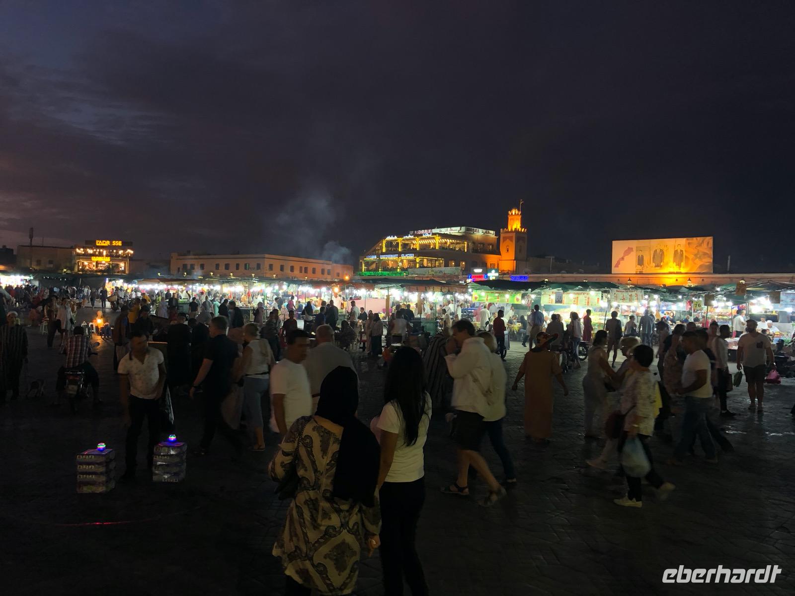 0104 Djemma el Fnag bei Nacht