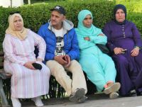 man trifft sich am Abend