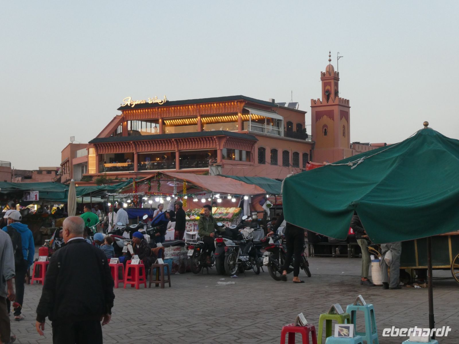 Platz der Gaukler am Abend