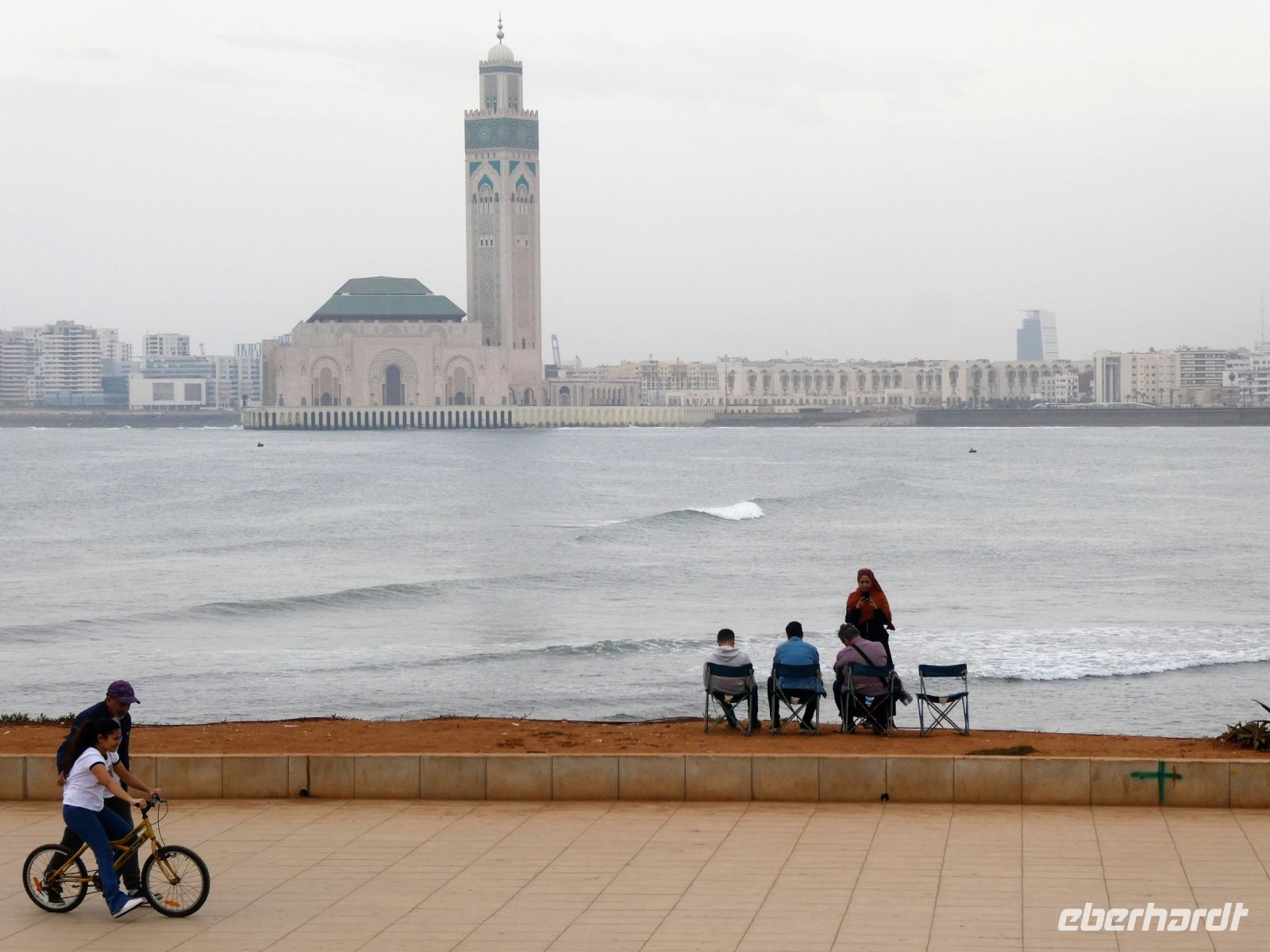 der erste Blick auf die Moschee Hassan II.